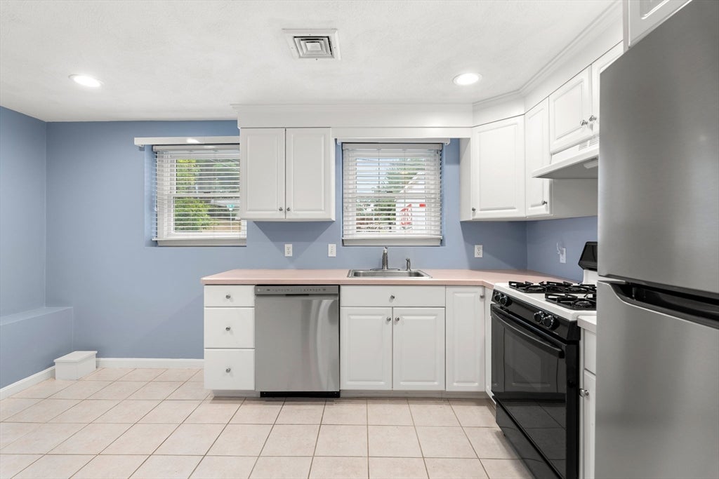 25 Glen Drive, Peabody, MA Photo #37