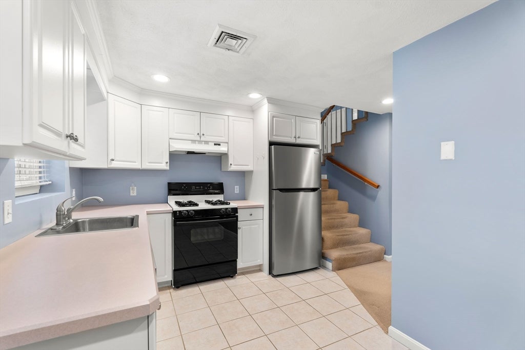25 Glen Drive, Peabody, MA Photo #41