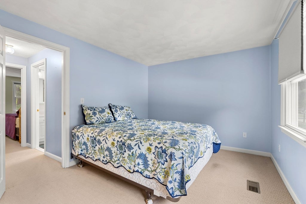 25 Glen Drive, Peabody, MA Photo #32