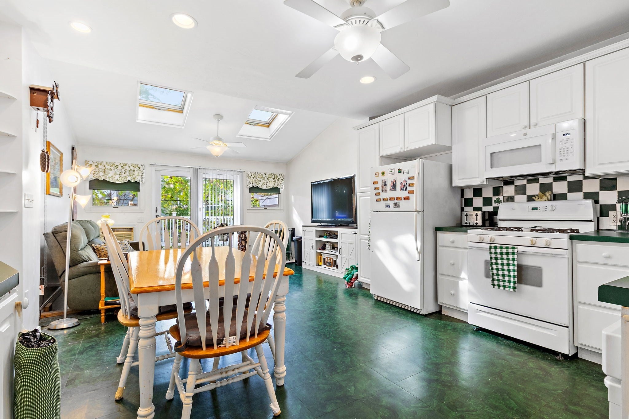 463 E 6th St, Boston, MA, 463 E 6th St, Boston, MA Photo #6