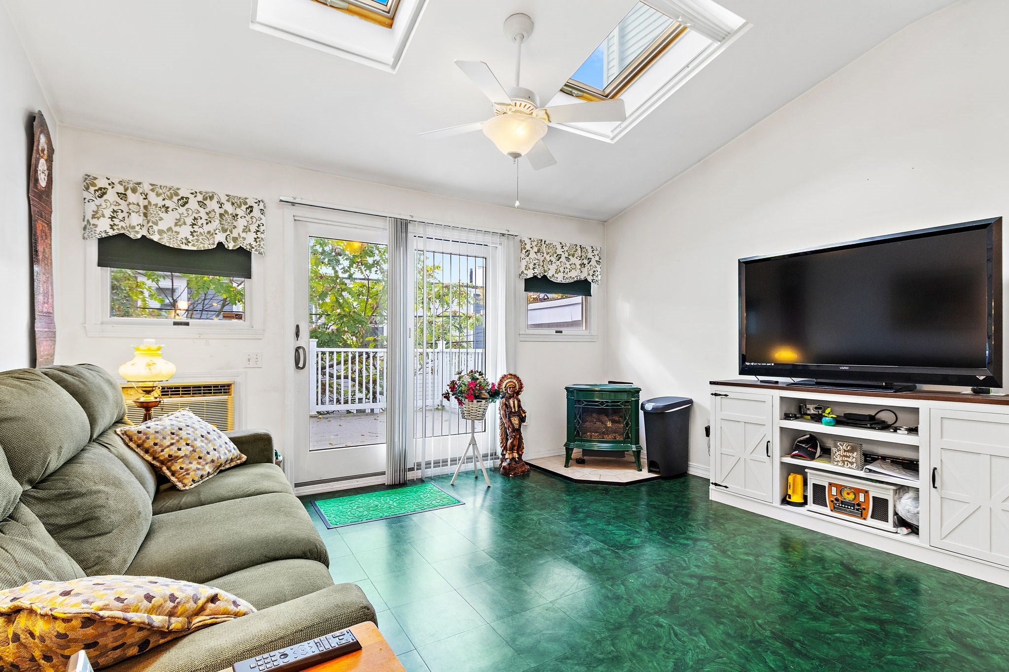 463 E 6th St, Boston, MA, 463 E 6th St, Boston, MA Photo #10
