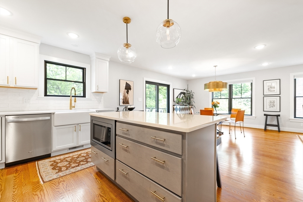 8 N Pleasant St 8