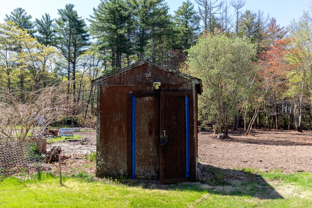 52 Clear Pond Rd, Lakeville, MA Photo #4