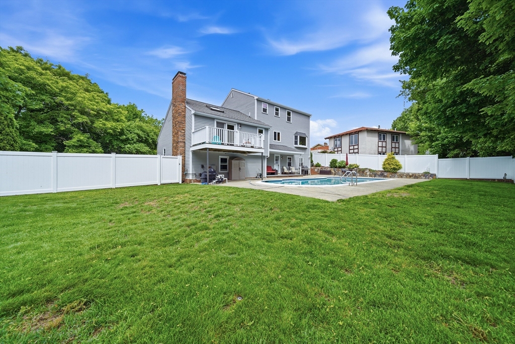 12 Thomas Cir