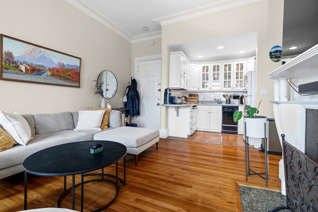 271 Dartmouth St 5H