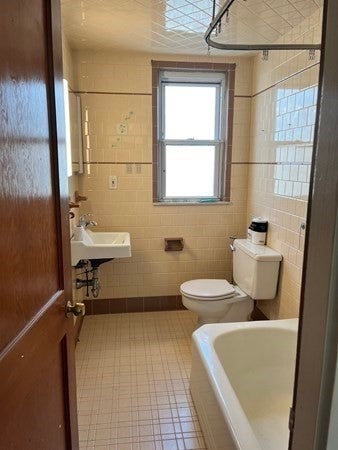 71 Sycamore St, Fairhaven, MA Photo #17