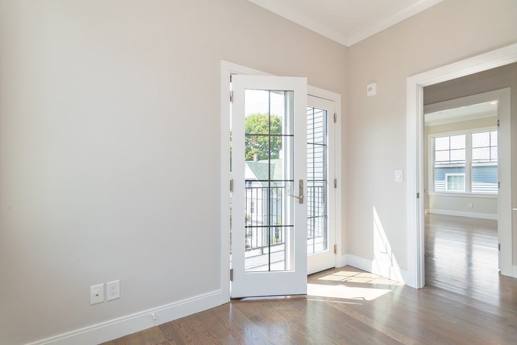 3247 Washington Street 3