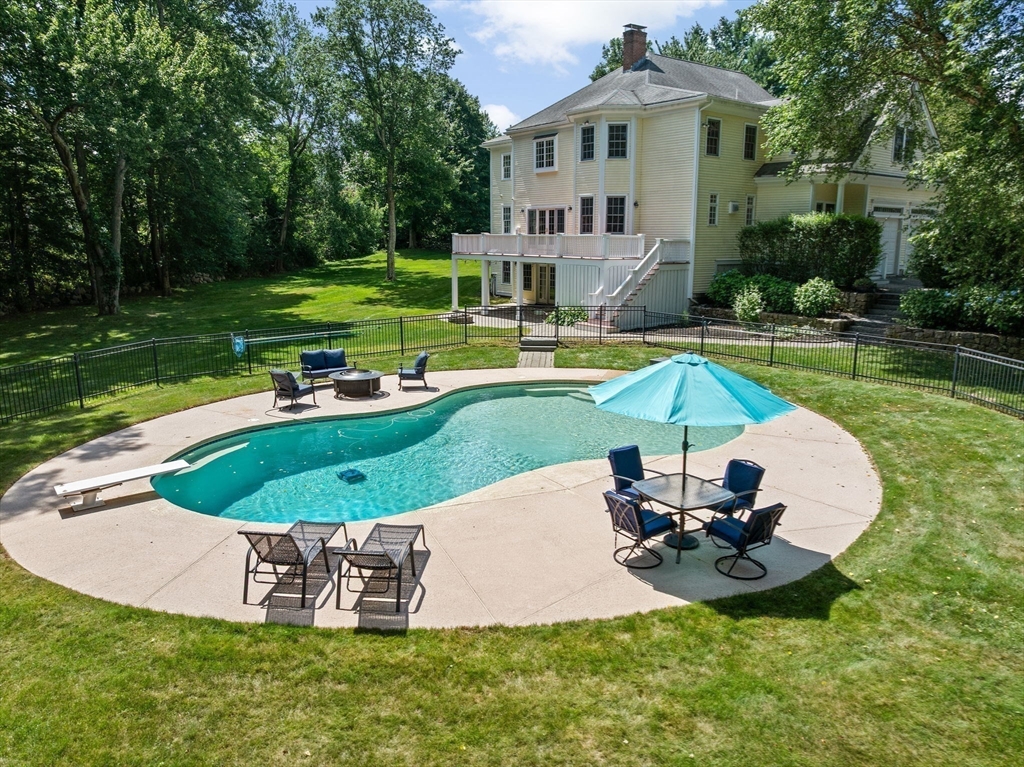 76 Clapp Rd