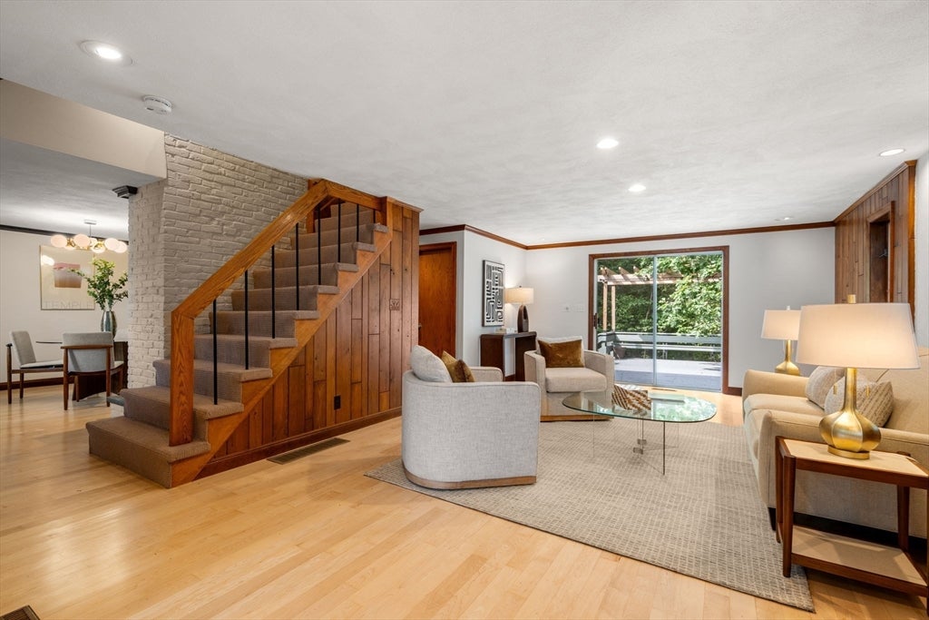341 West St