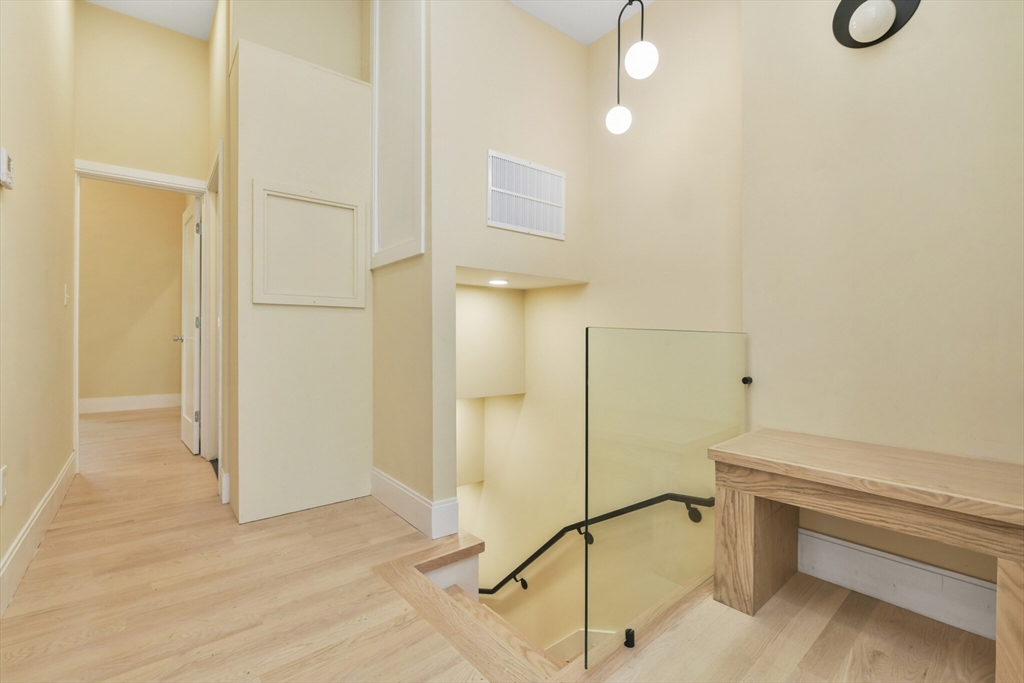 184 Paris St #3, Boston, MA Photo #9