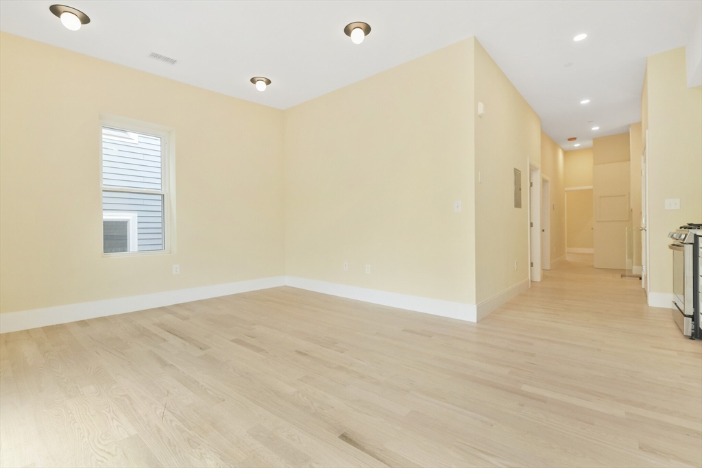 184 Paris St #3, Boston, MA Photo #12