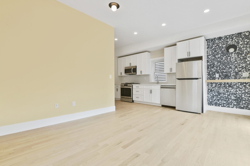 184 Paris St #3, Boston, MA Photo #1