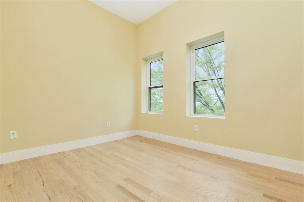 184 Paris St #3, Boston, MA Photo #5