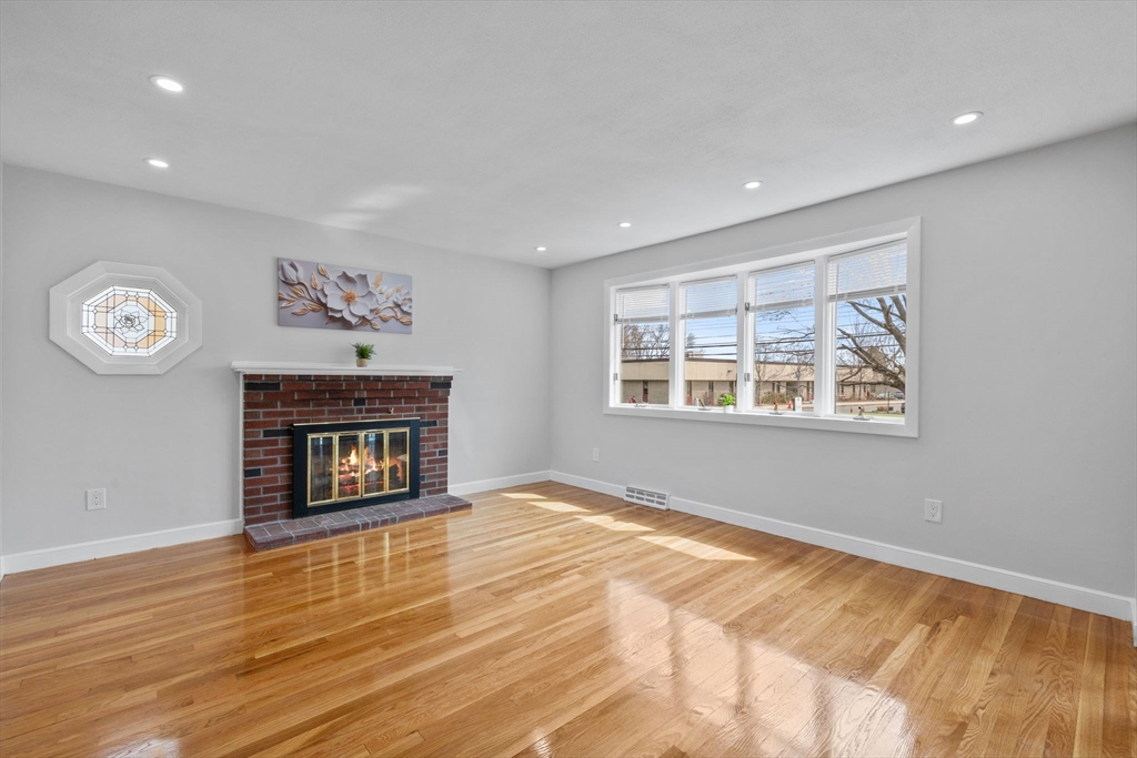 114 Newbury St