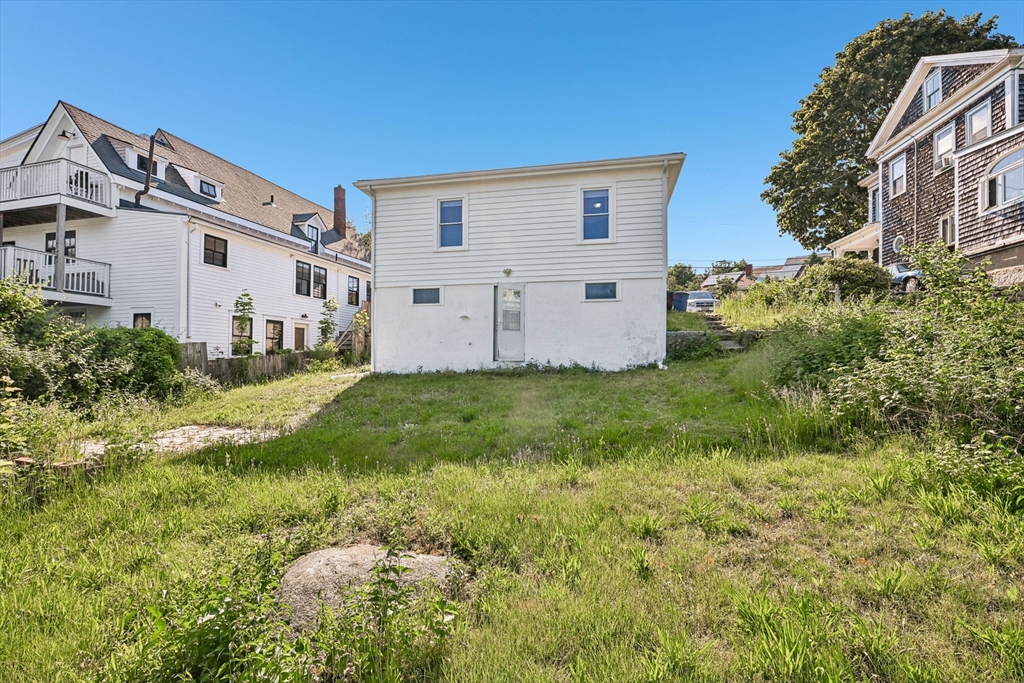 42 E Main St