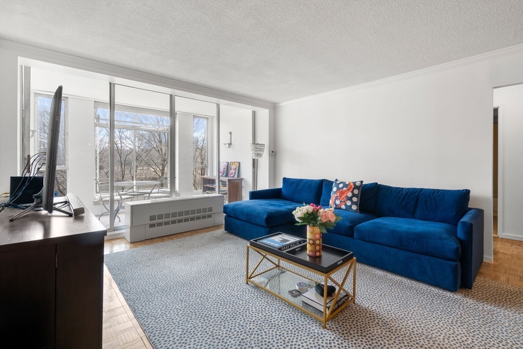 33 Pond Avenue 405