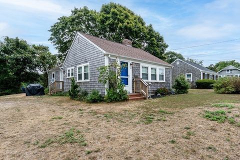 10 Standish Way Yarmouth MA 02673