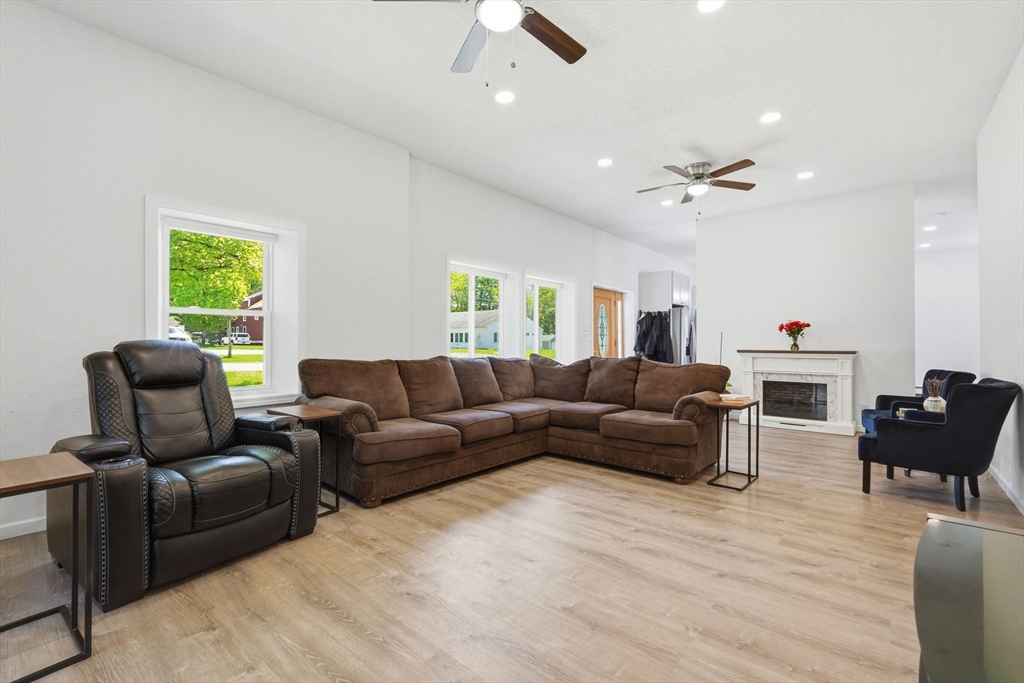 54 Taylor St, Granby, MA Photo #5
