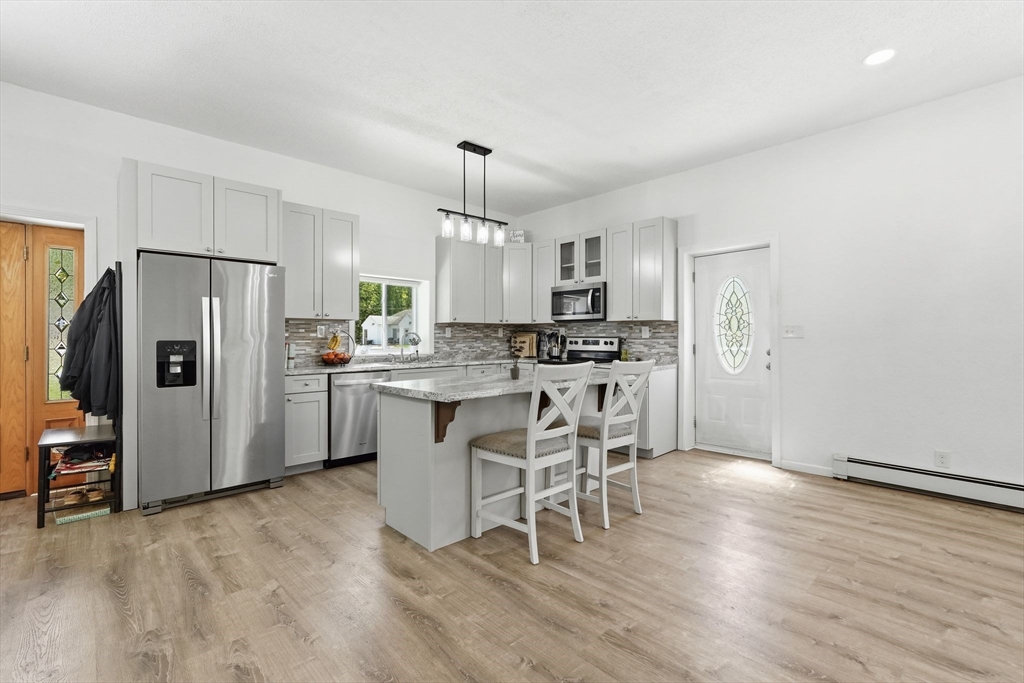 54 Taylor St, Granby, MA Photo #8