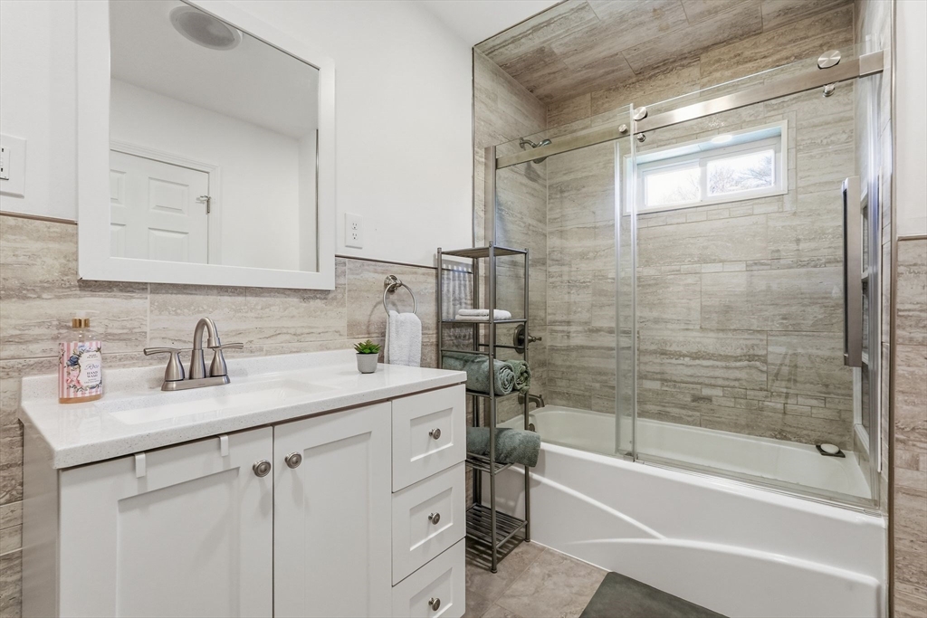 54 Taylor St, Granby, MA Photo #15