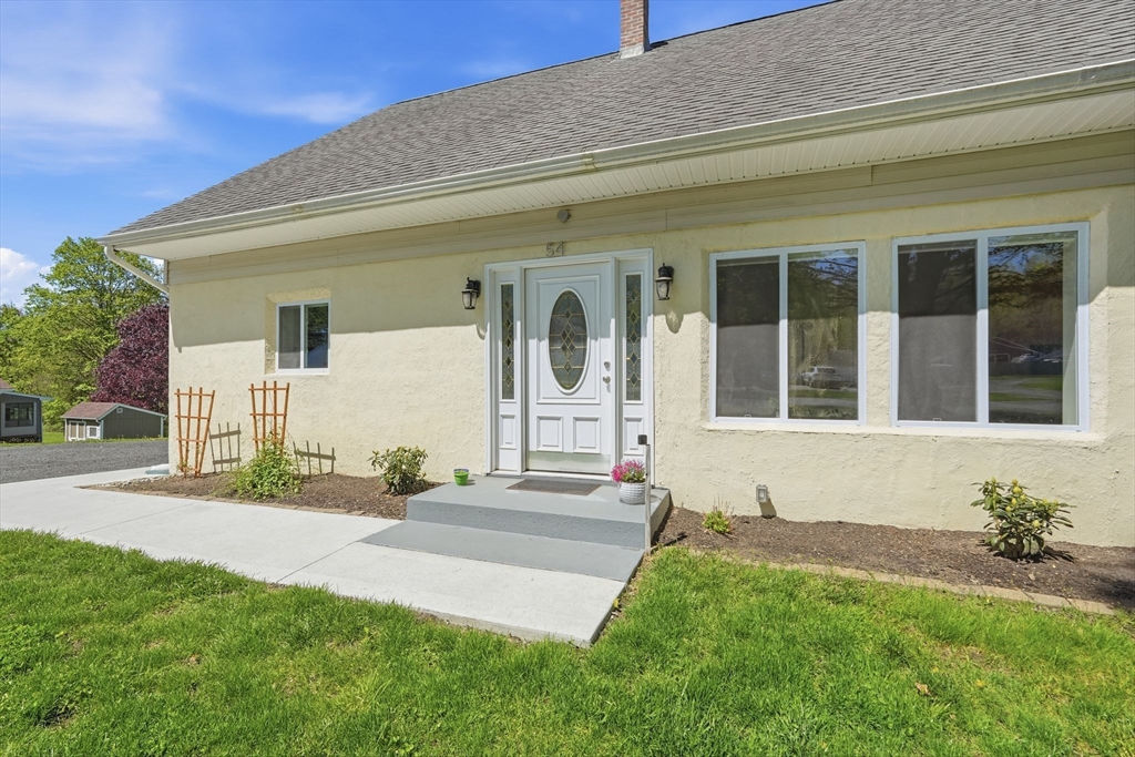 54 Taylor St, Granby, MA Photo #4