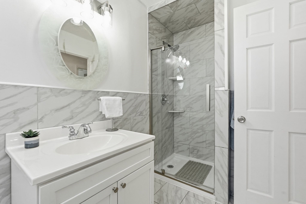 54 Taylor St, Granby, MA Photo #25