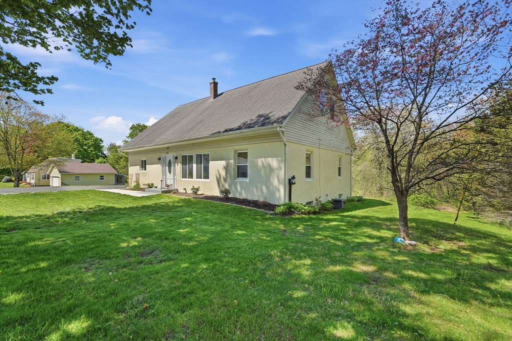 54 Taylor St, Granby, MA Photo #3