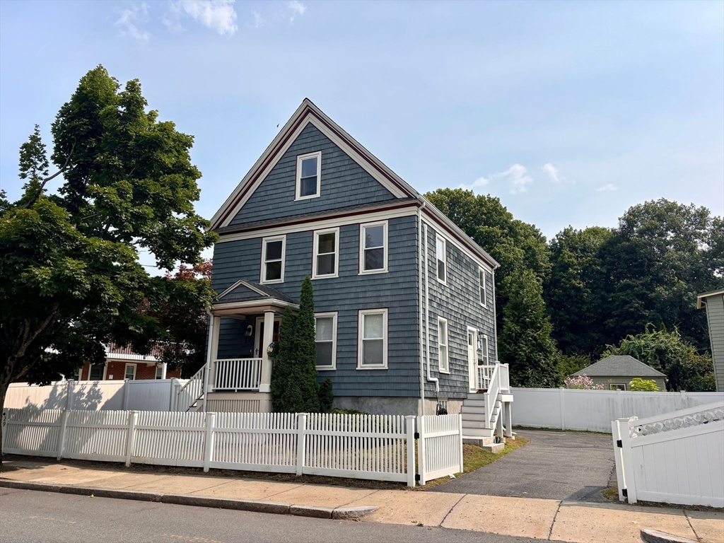 Click for 29 Sylvan St #2, Malden, MA slideshow