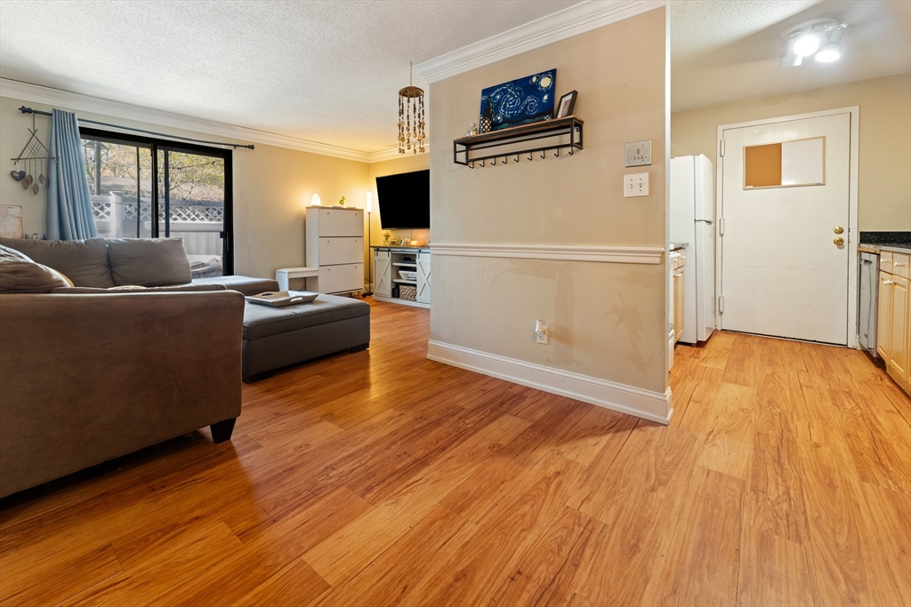 19 Village Hill Ln 3