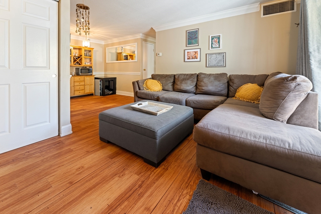 19 Village Hill Ln 3