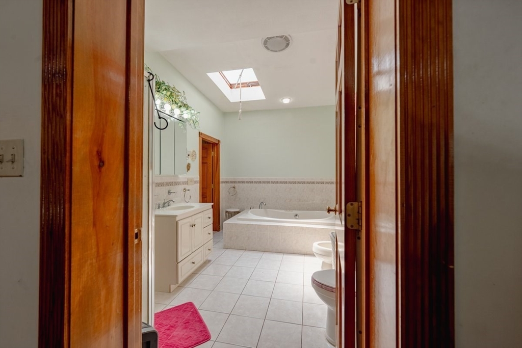 33 Water St