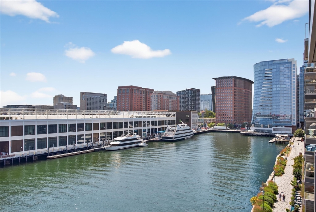300 Pier 4 Boulevard 6D