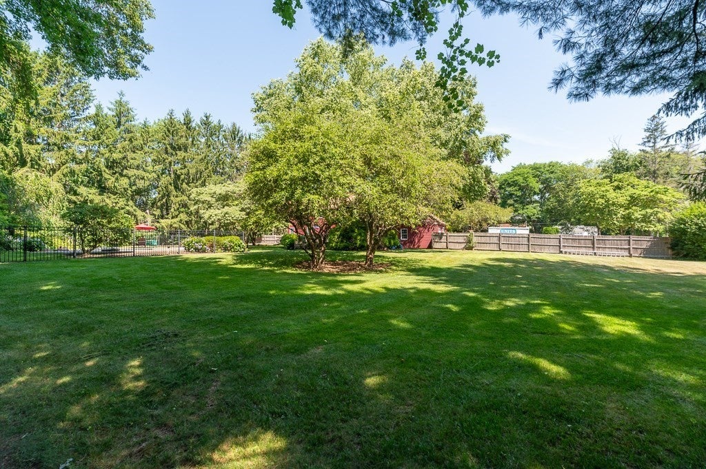 9 Great Pond Road