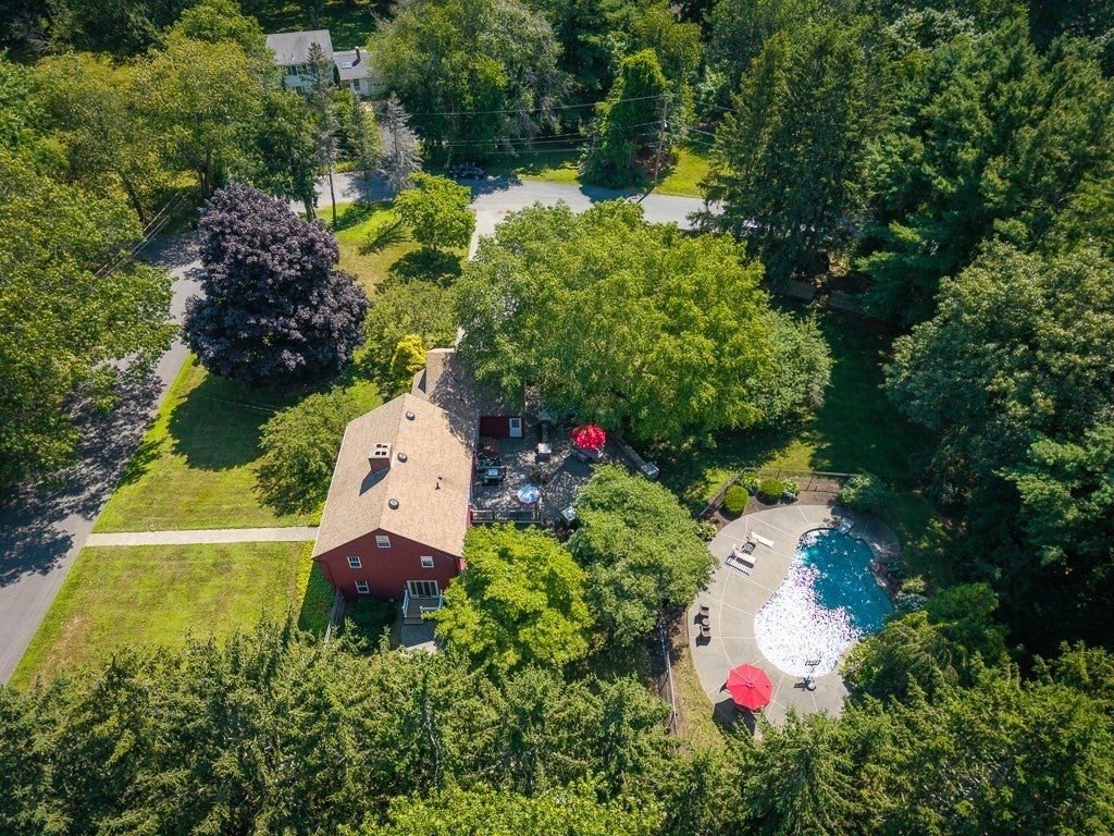 9 Great Pond Road