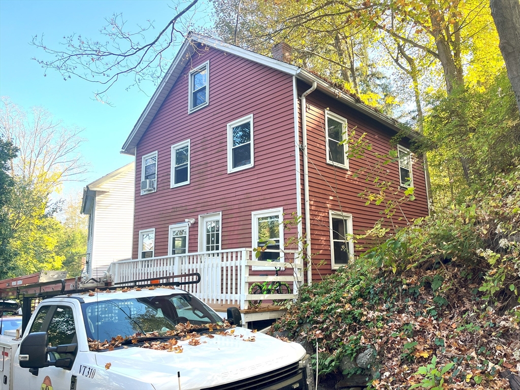 21 Hitchcock Ave