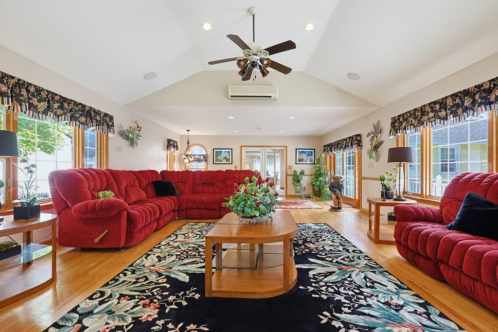 80 Joanne Rd, Stoughton, MA Photo #7