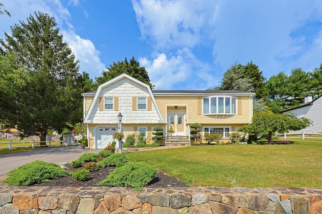 80 Joanne Rd, Stoughton, MA Photo #4