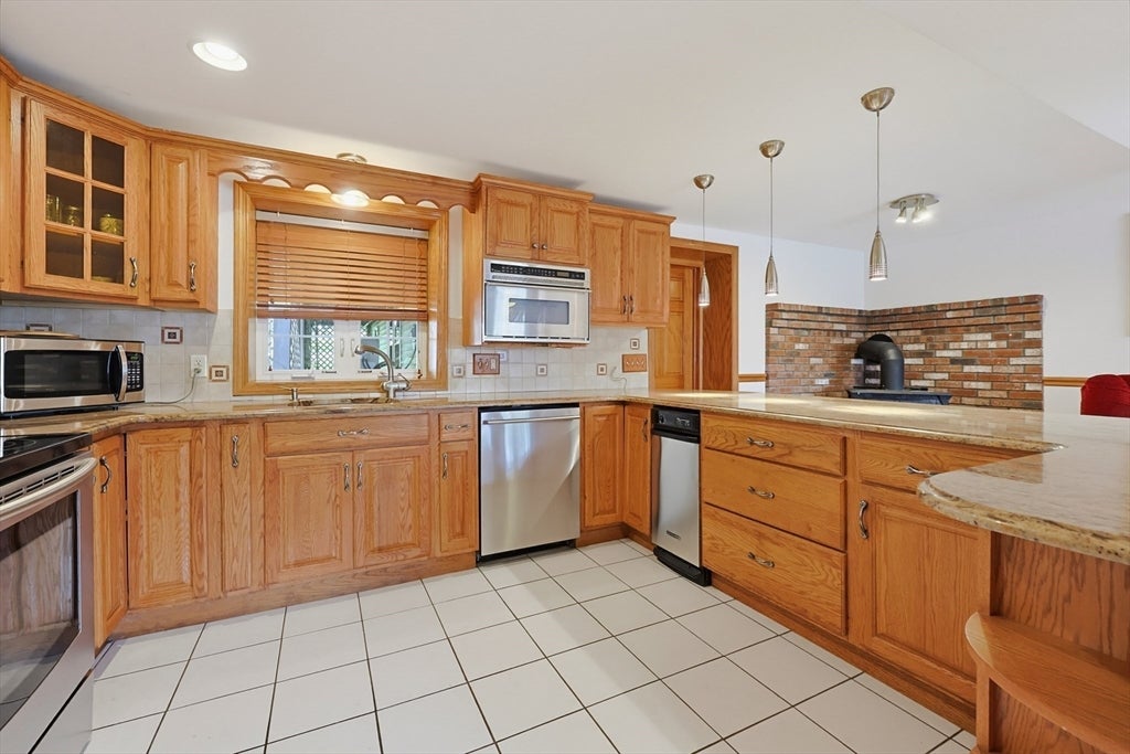 80 Joanne Rd, Stoughton, MA Photo #28