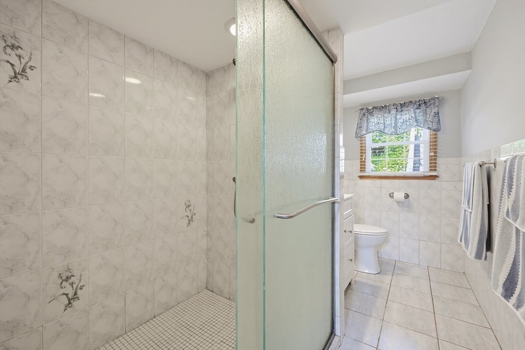 80 Joanne Rd, Stoughton, MA Photo #33