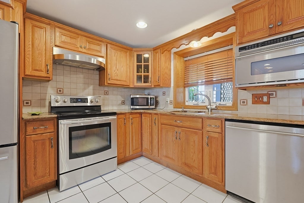 80 Joanne Rd, Stoughton, MA Photo #29
