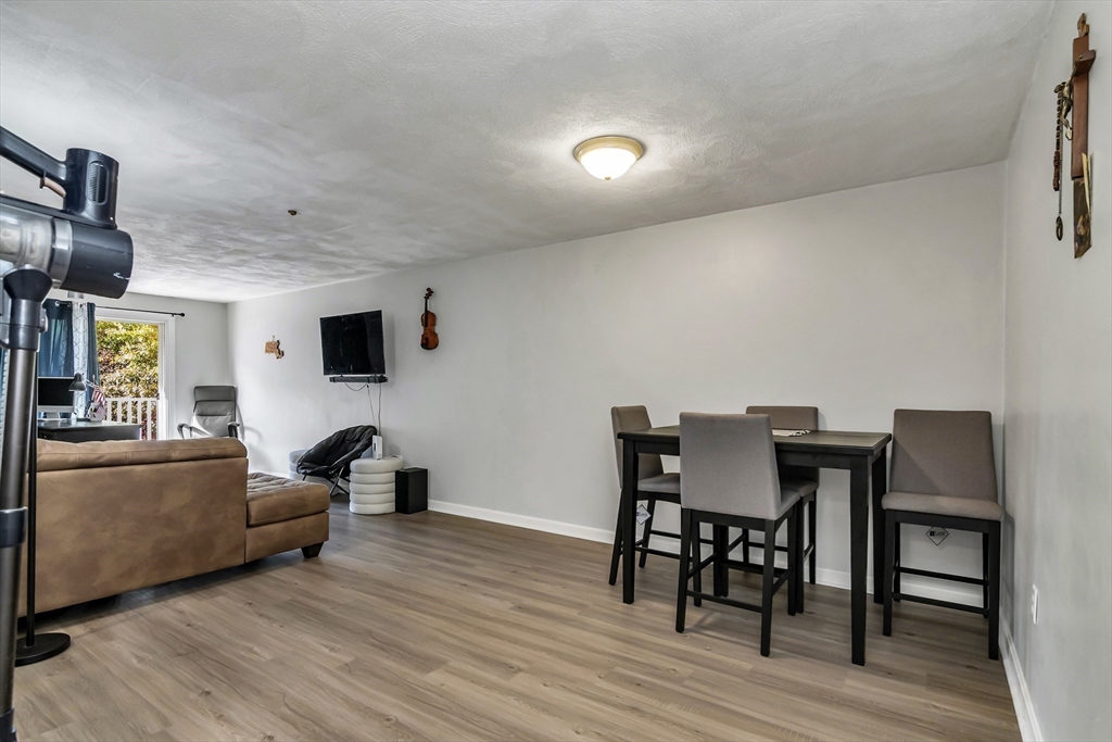 5 Karen Cir 16