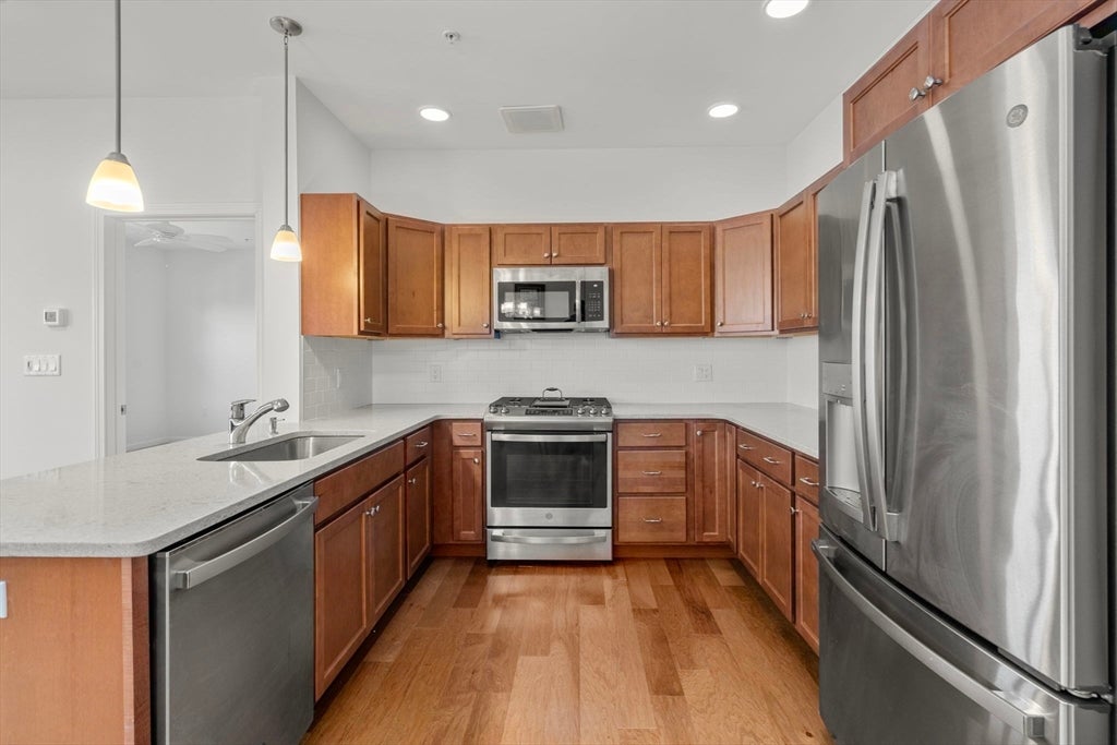 62 Mariners Way 210