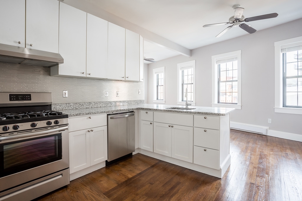 Click for 534 Tremont St #3, Boston, MA slideshow