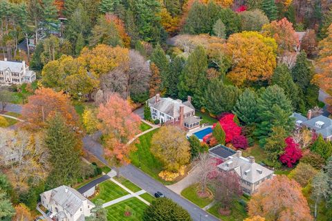 Photo of 6 Paul Revere Rd, Worcester, MA 01609 (MLS # 73474593)