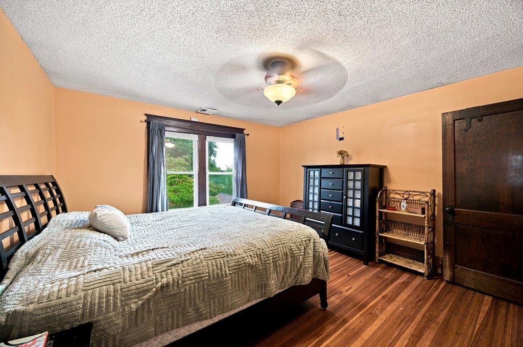 90 Bonneville Ave, Chicopee, MA Photo #24