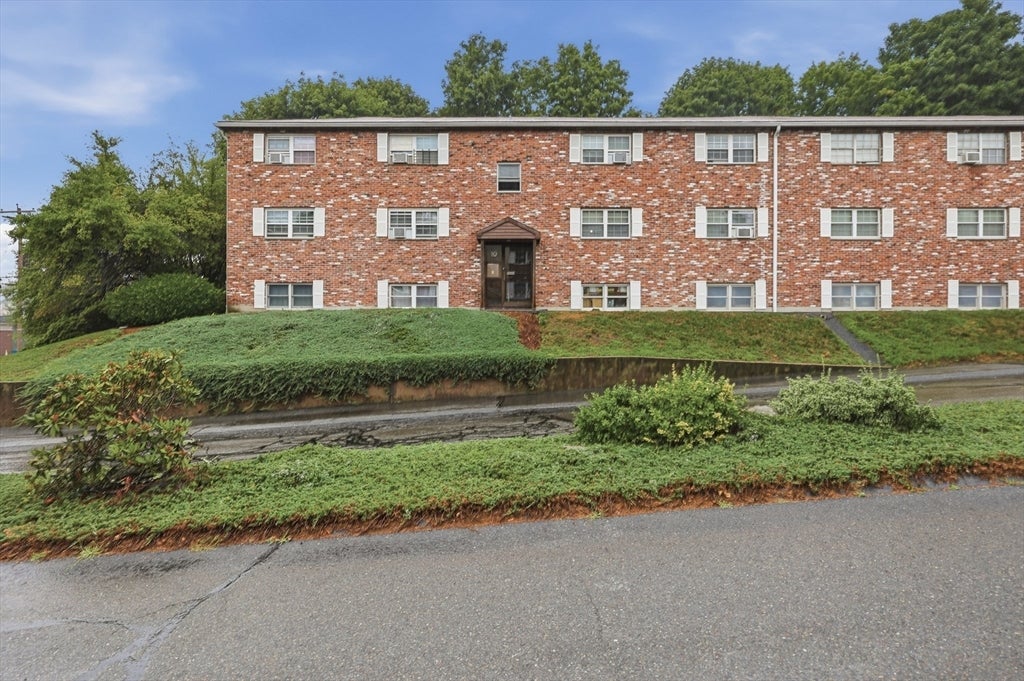 10 Robin Drive 1