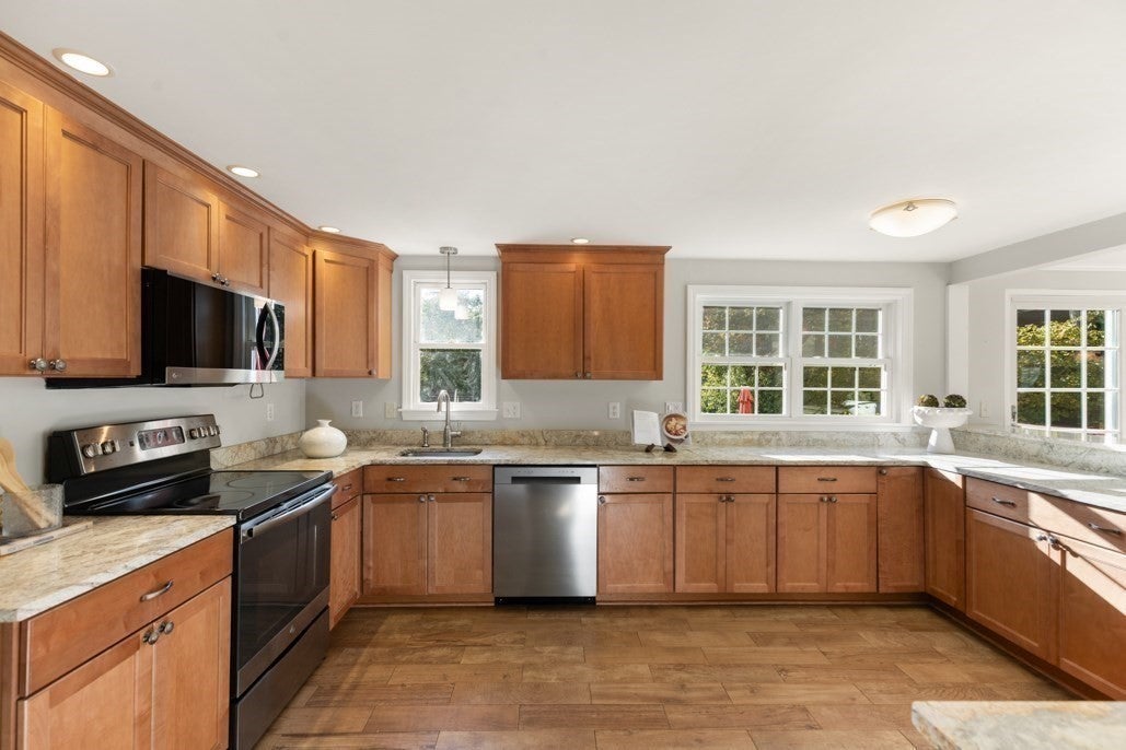 24 Fletcher Rd, Lynnfield, MA, 24 Fletcher Rd, Lynnfield, MA Photo #16