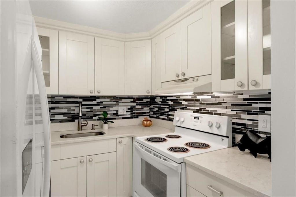 215 Winter St 5R
