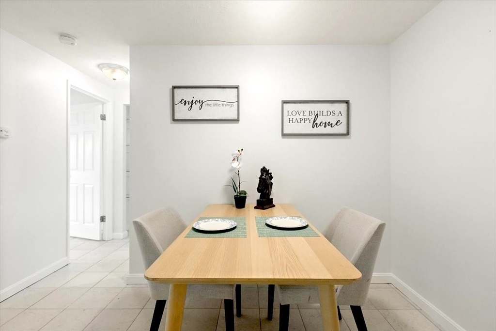215 Winter St 5R