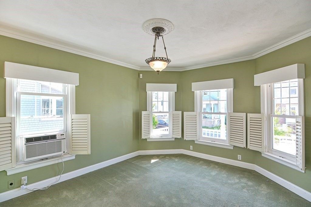 Photo 6 of 42 of 91 Hamden Cir house